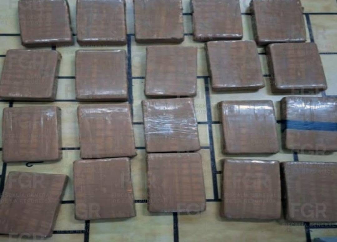FGR OBTIENE SENTENCIA DE OCHO AÑOS DE PRISIÓN CONTRA UNA PERSONA POR TRANSPORTAR MÁS DE 40 KILOS DE NARCÓTICOS 