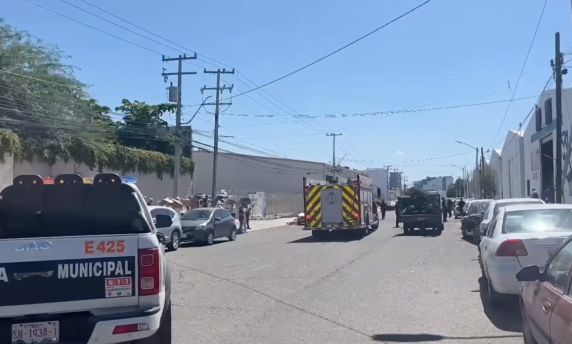 Evacúan instalaciones de pastelería en la colonia Sahuaro por fuga de gas