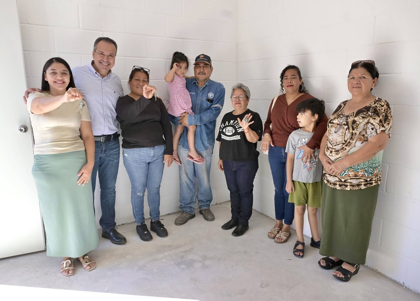 Tres familias de El Ranchito reciben cuartos adicionales; programa suma 159 viviendas beneficiadas
