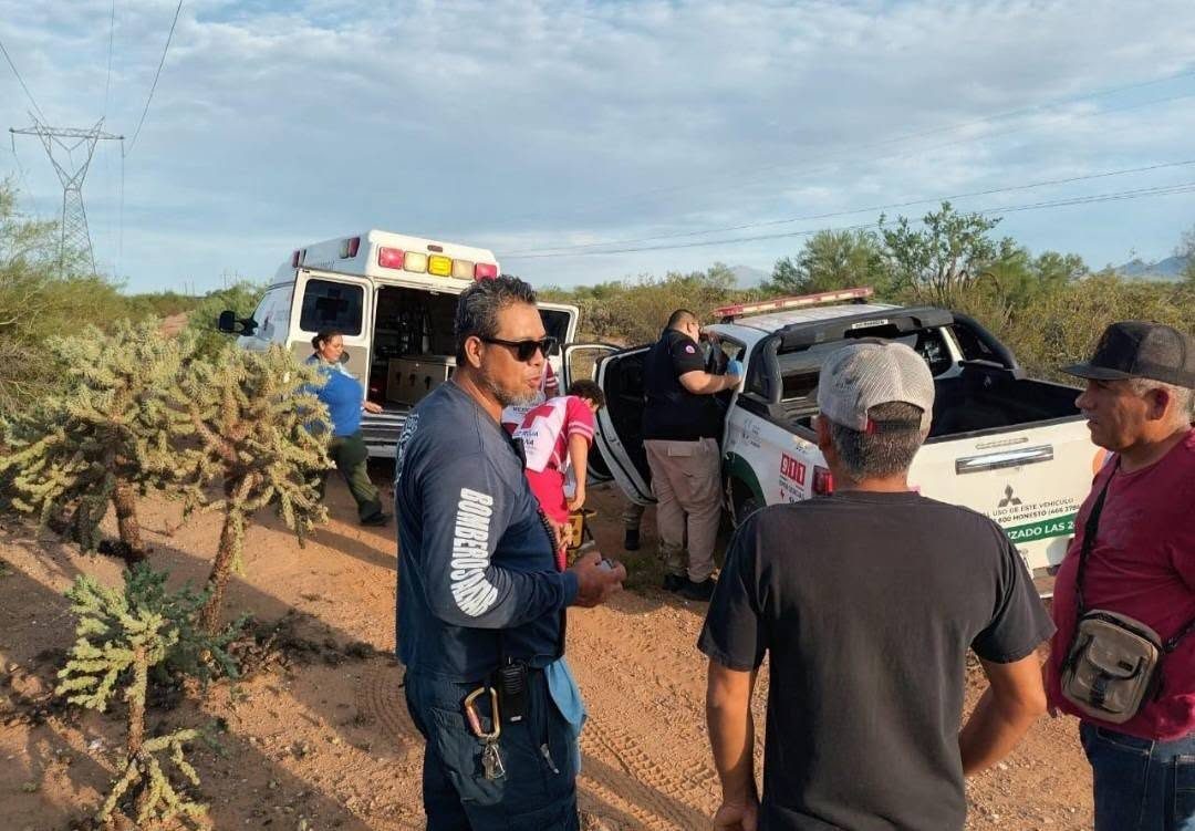 Rescatan con vida a adulto mayor extraviado en el desierto de Altar 