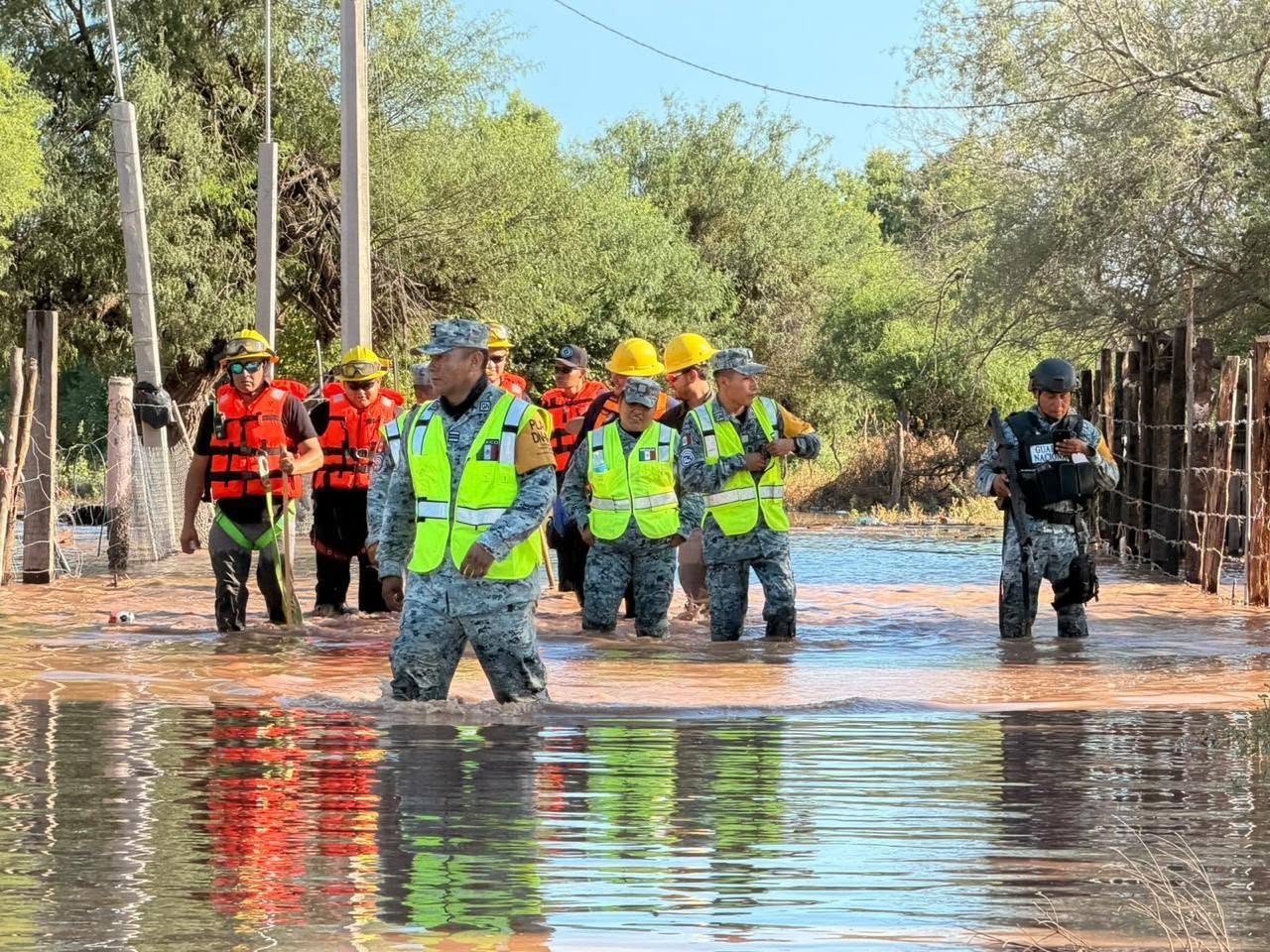 Más de 6 mil elementos trabajan en recuperación de comunidades afectadas por el huracán Polo en Sonora
