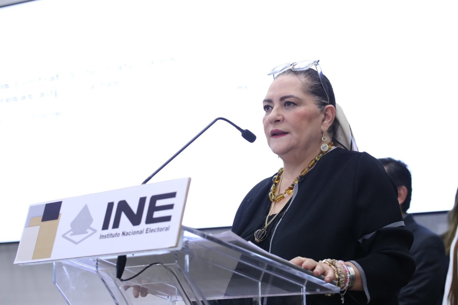 Guadalupe Taddei anuncia su renuncia en medio de investigaciones por contratos de 514 millones de pesos