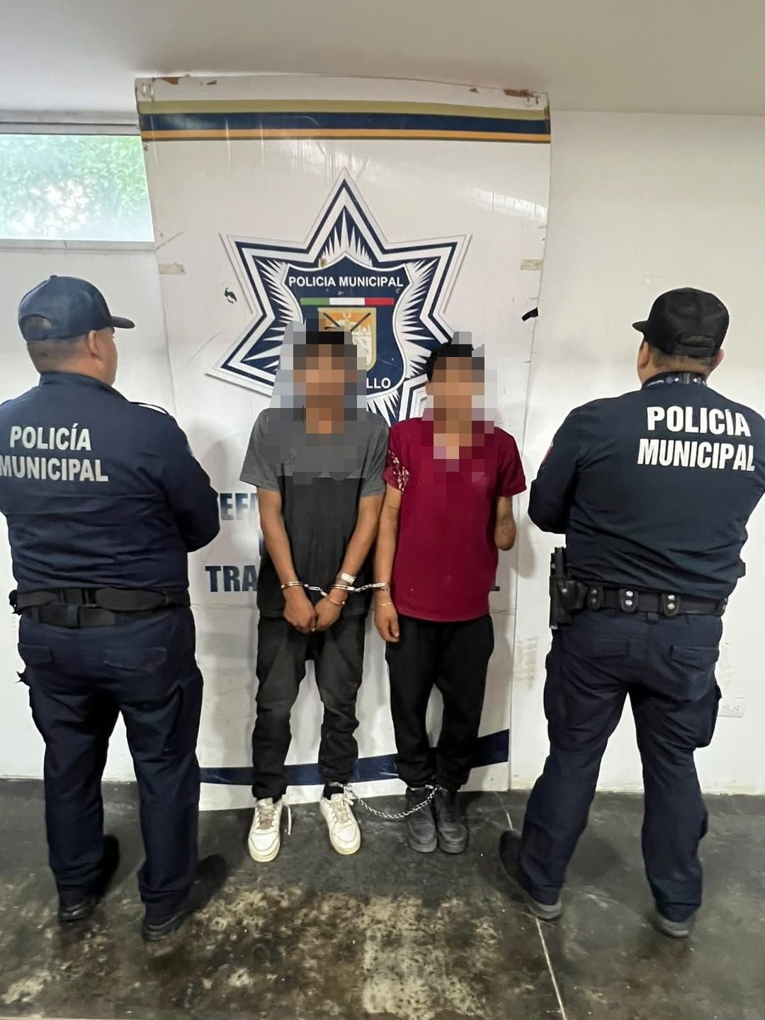 Detienen a dos jóvenes señalados por robo en la colonia Parque Central