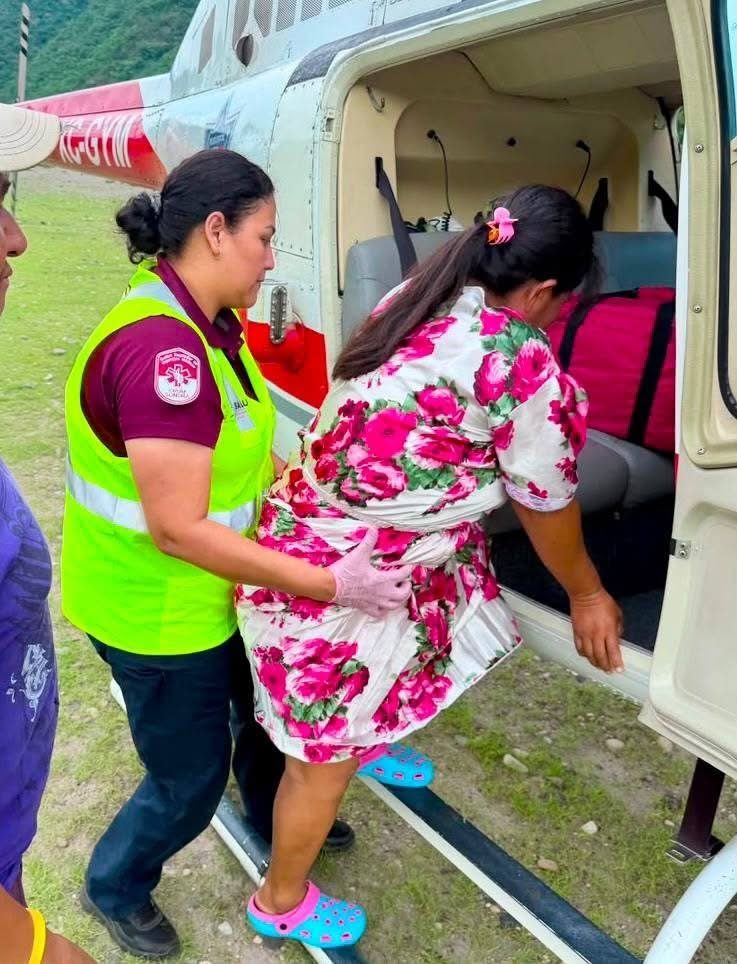 Helicóptero de la Policía Estatal salva una vida en la comunidad guarijía de Aquinavo