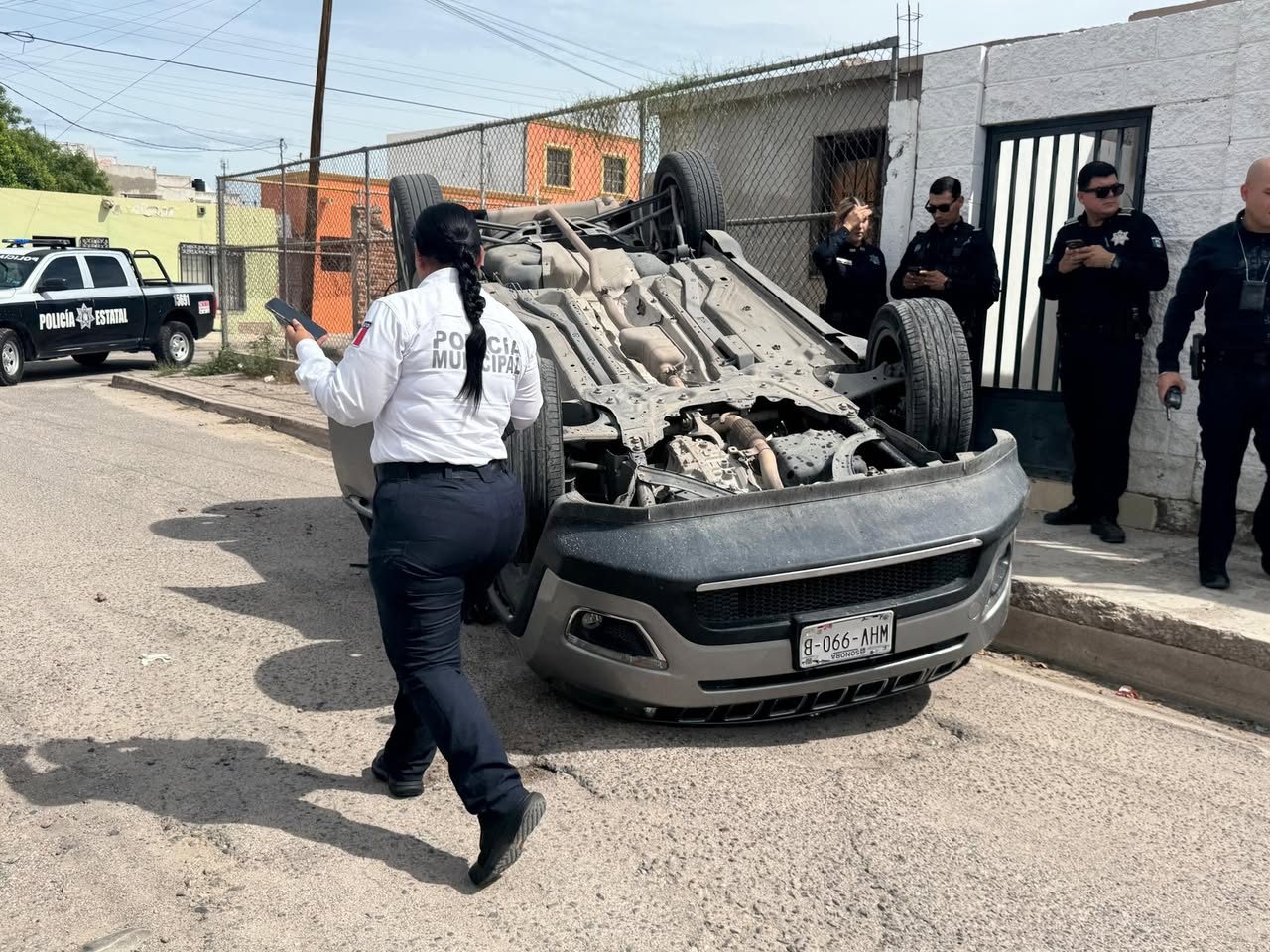 Volcadura por exceso de velocidad deja dos lesionados en la colonia Palo Verde de Hermosillo