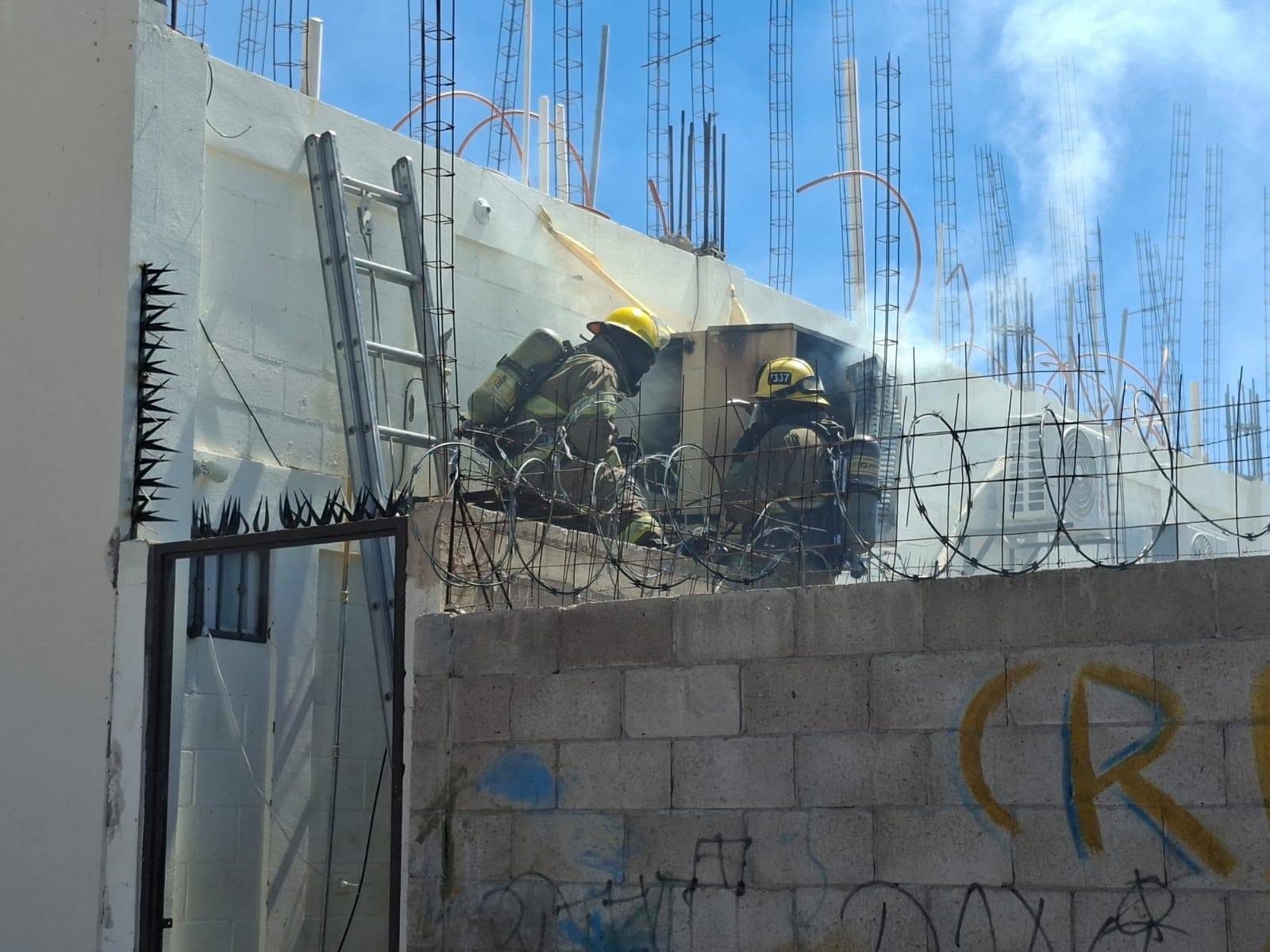 Incendio moviliza a Bomberos en La Pizzería Lupita, al norte de Hermosillo