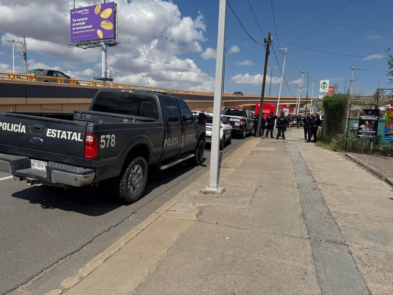 Fuerte incendio consume parte de un local abandonado sobre el bulevar Solidaridad