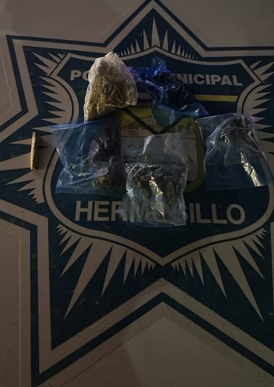 Detienen a pareja tras presunta agresión a policías y aseguramiento de cinco envoltorios con mariguana en Hermosillo