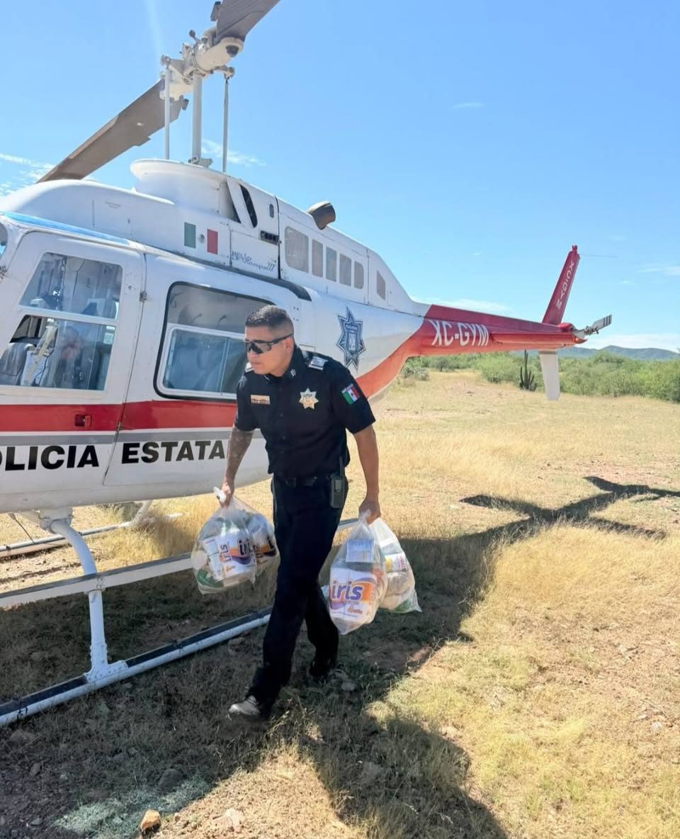 Llevan en helicóptero víveres a familias afectadas por el huracán Polo en zona rural de Cajeme