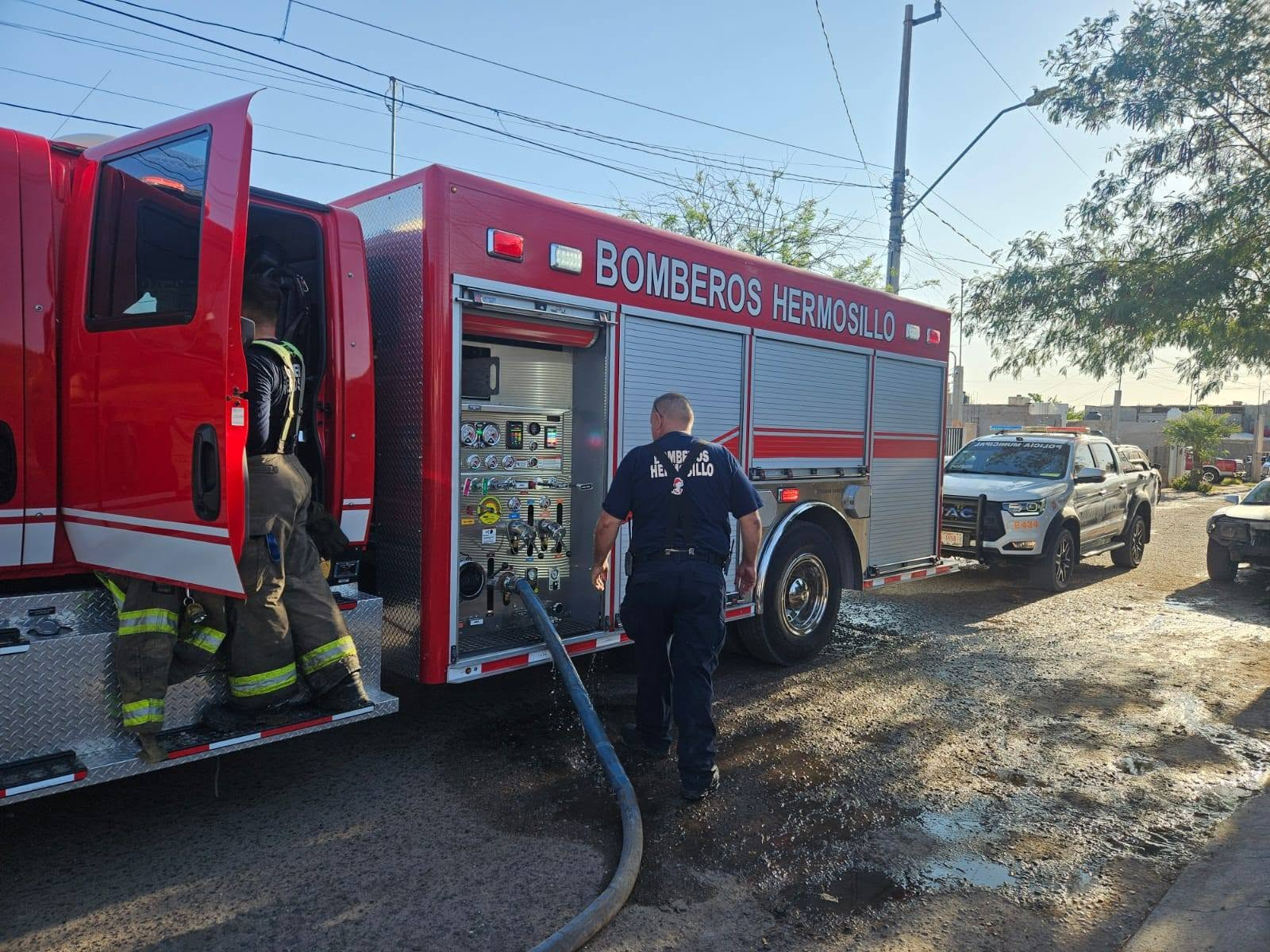 Salva Policía Municipal a mujer de incendio !