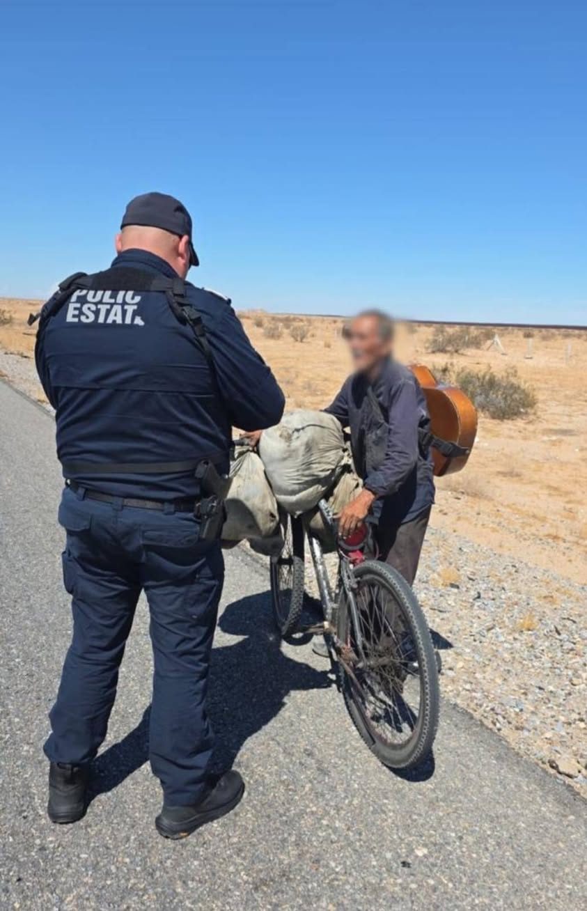 Localizan a hombre de 75 años reportado como desaparecido mientras viajaba en bicicleta por carretera en Sonora