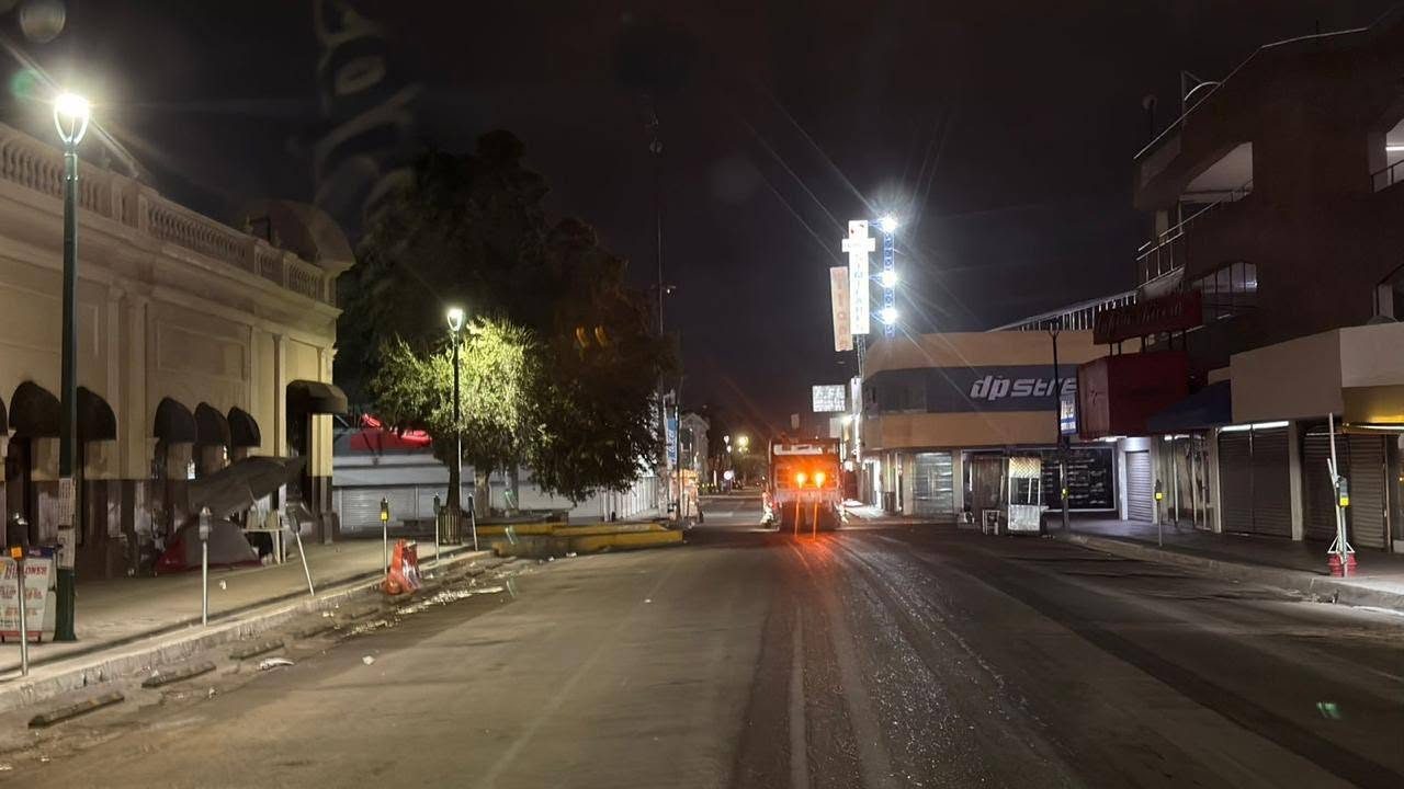 Mantiene Gobierno de Hermosillo limpieza con barrido en principales vialidades