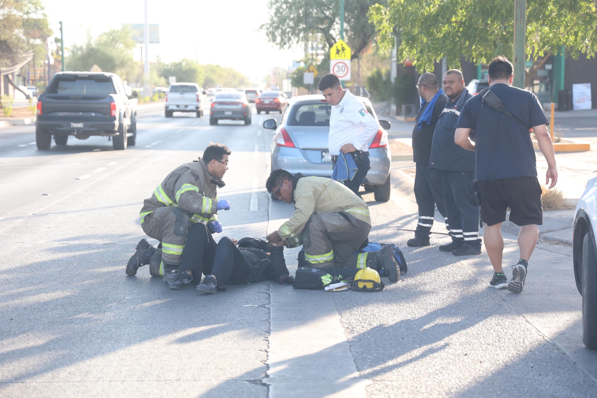Un motociclista resultó lesionado tras participar en choque con un vehículo tipo camioneta, ocurrido al poniente de la ciudad.