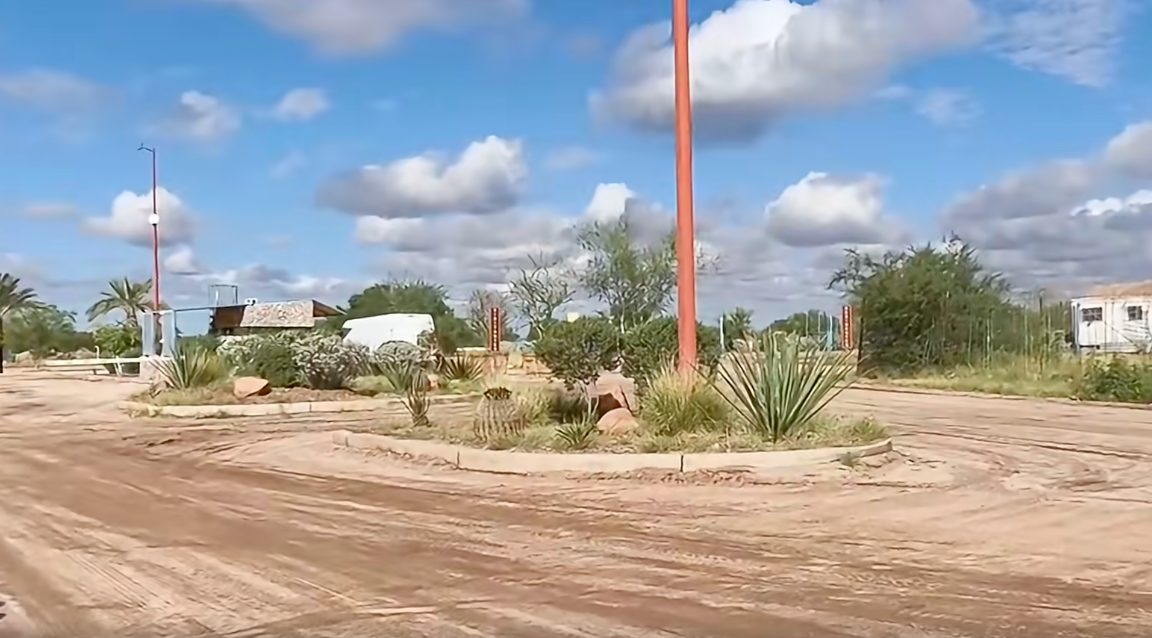 Una menor está grave tras choque de cuatrimoto contra una barda en Cerro Colorado