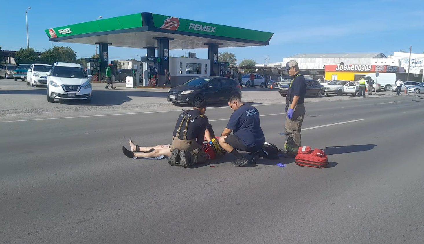 Fuerte accidente deja a motociclista lesionado al norte de Hermosillo