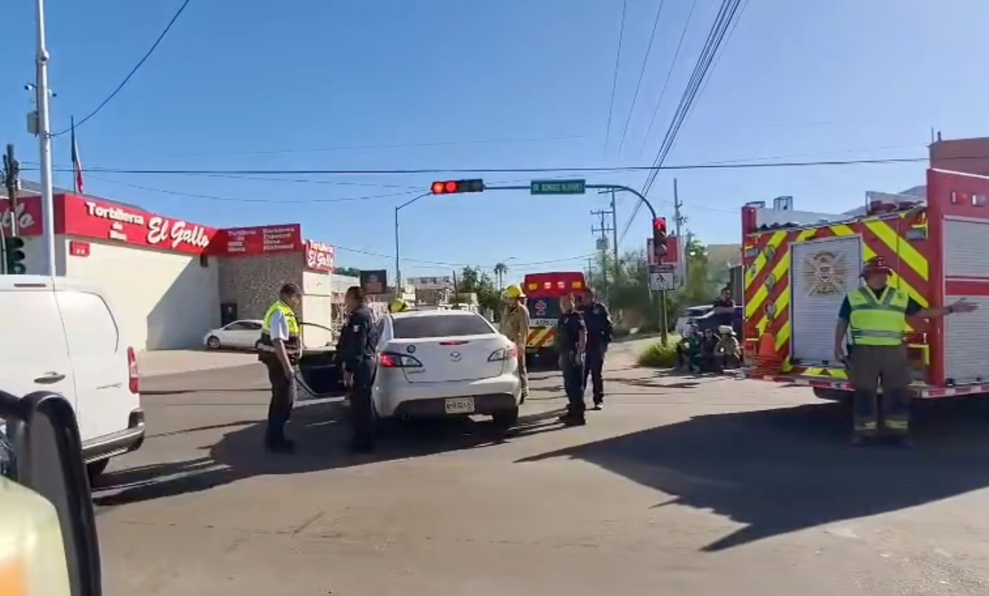 Dos choques en la colonia Olivares dejan a una mujer y un menor lesionados